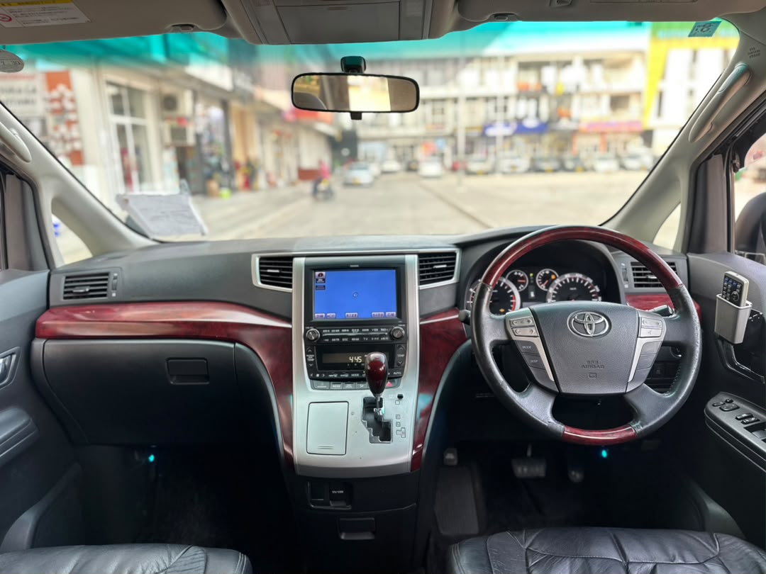 TOYOTA VELLFIRE thumbnail 5